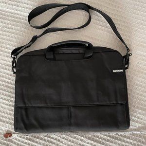 Incase laptop case (black)